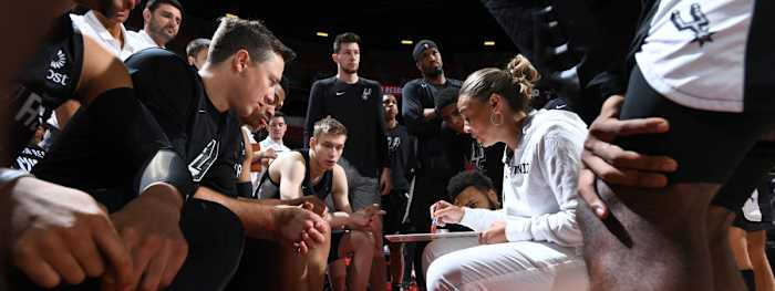 Becky-Hammond-Coaching-Spurs